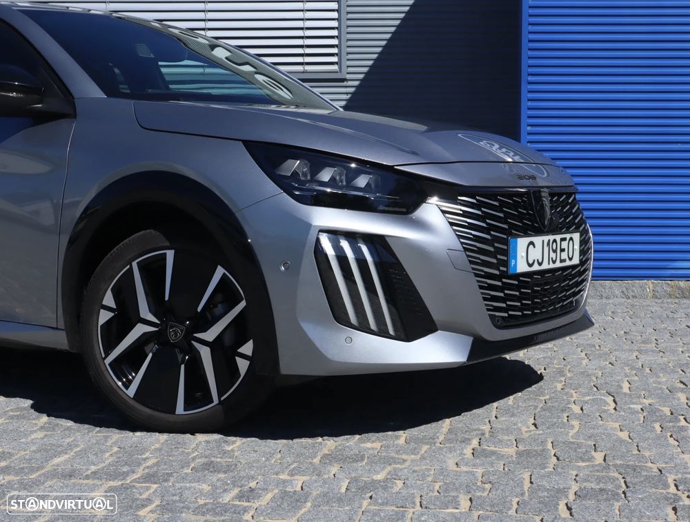 Peugeot e-208 GT - 8