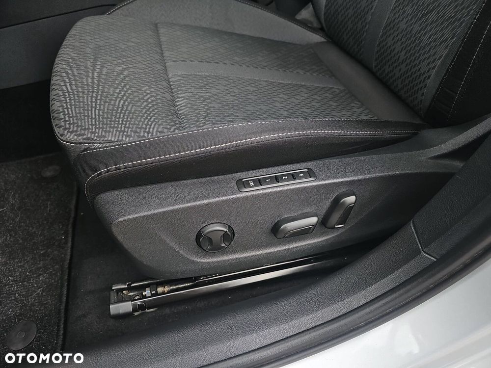 Skoda Octavia 2.0 TDI Style DSG - 38