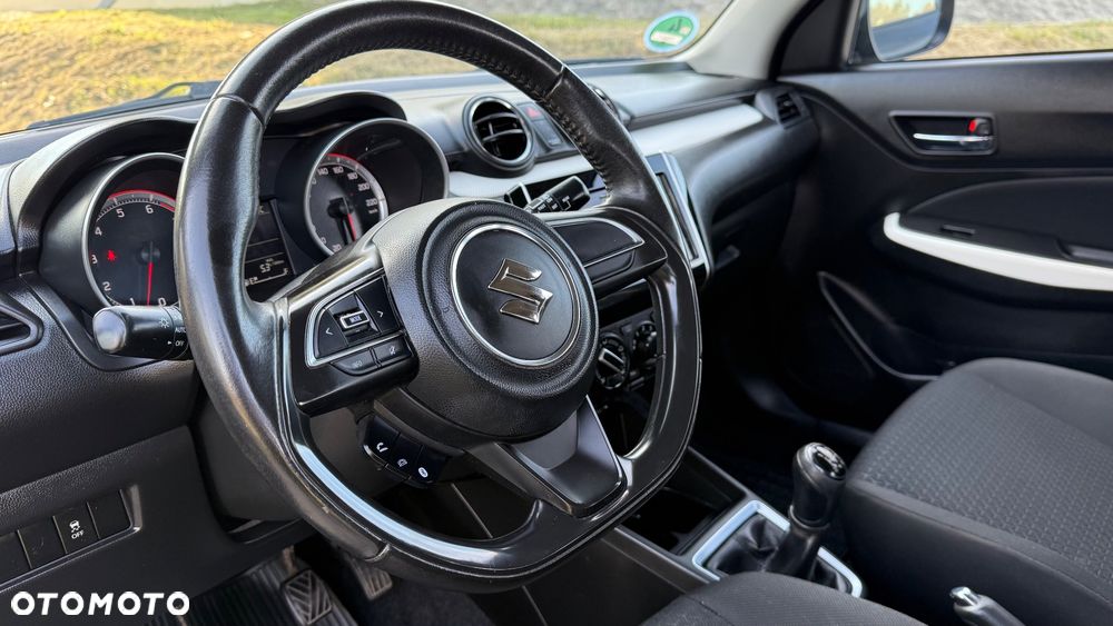 Suzuki Swift 1.2 Dualjet Allgrip Comfort - 23