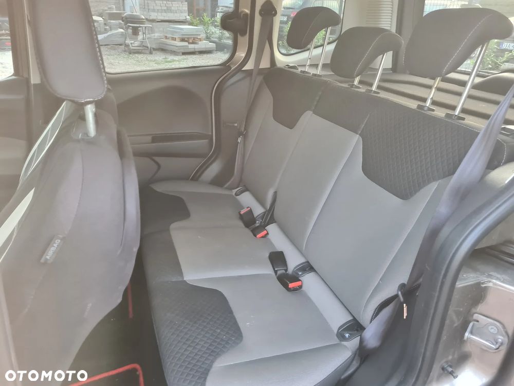 Ford Tourneo Courier 1.5 TDCi Titanium - 14