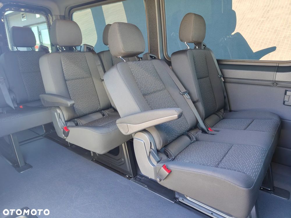 Mercedes-Benz Sprinter - 13