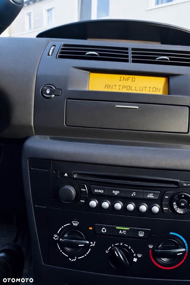 Citroën C4 1.6 16V Magic - 3