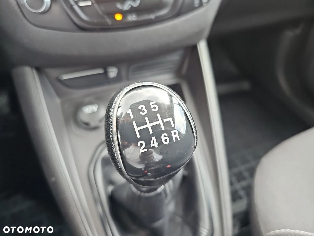 Ford Transit Courier - 21