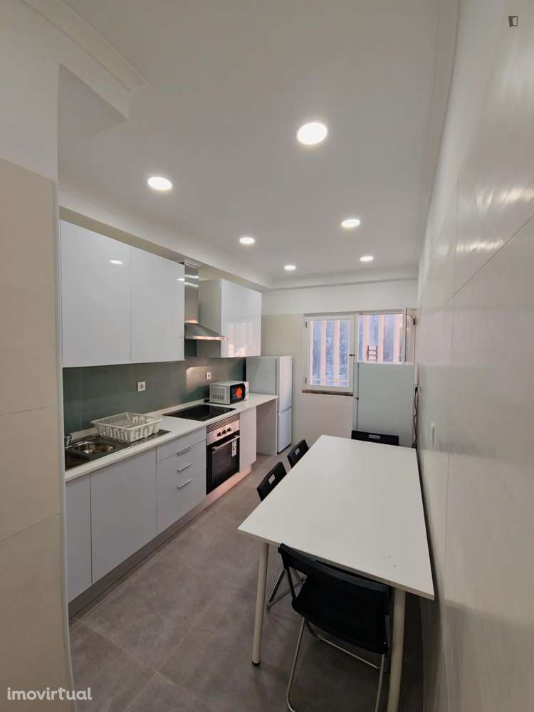 Quarto - localizado em Almada Lisbon - Grande imagem: 4/8