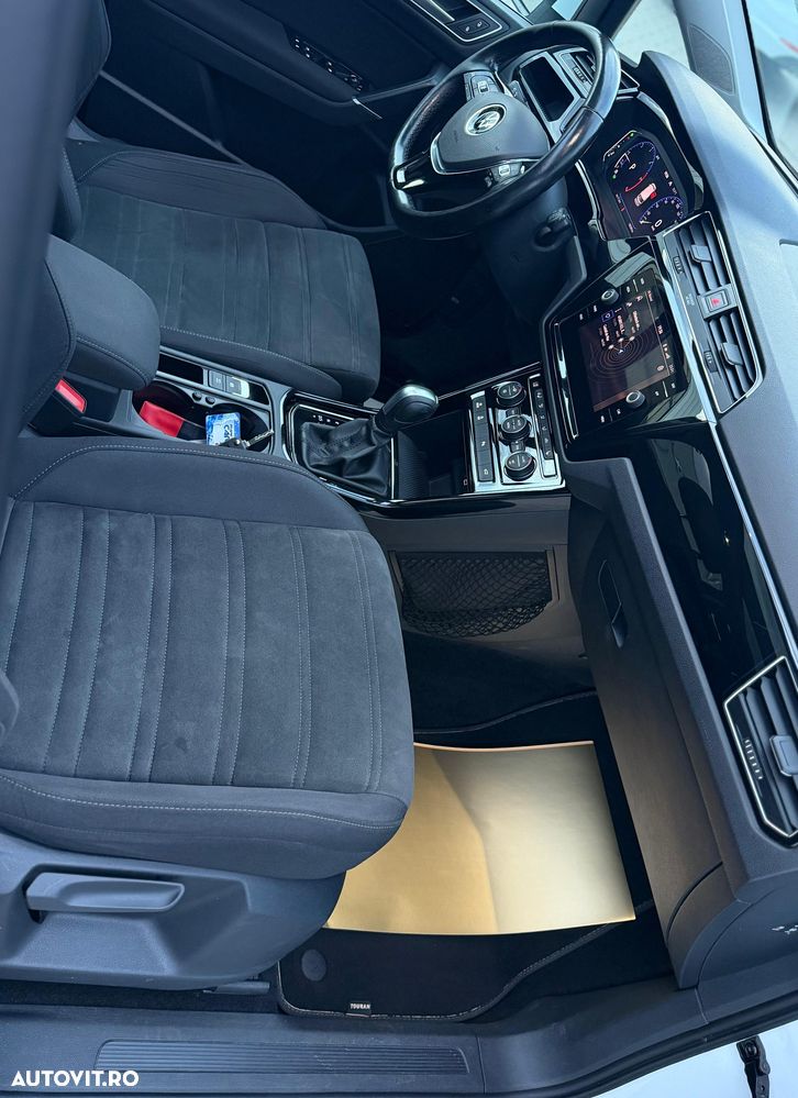 Volkswagen Touran 2.0 TDI DSG Highline - 13