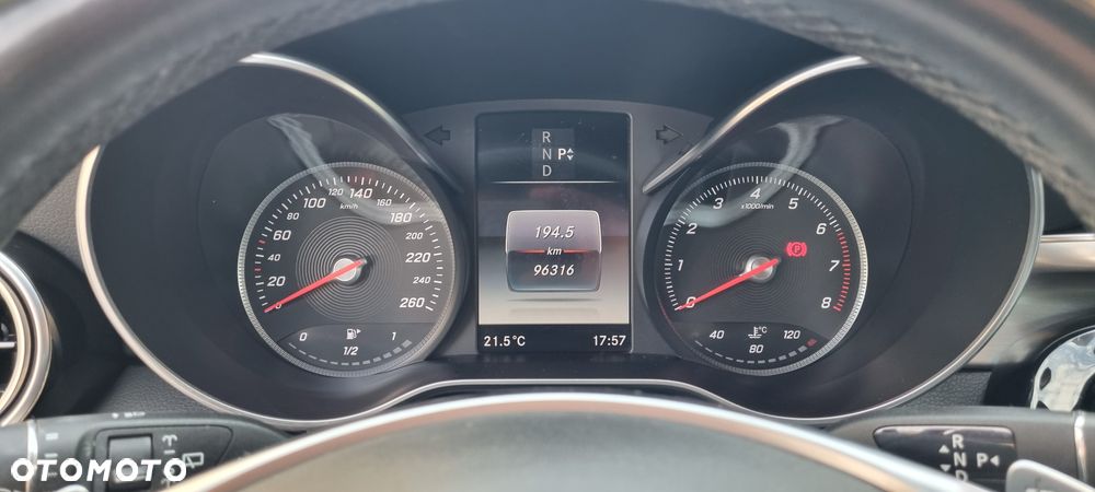 Mercedes-Benz Klasa C 200 T 7G-TRONIC AMG Line - 25