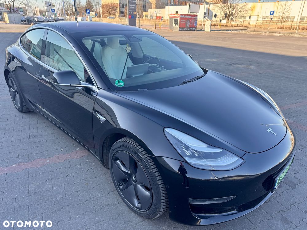 Tesla Model 3 - 3