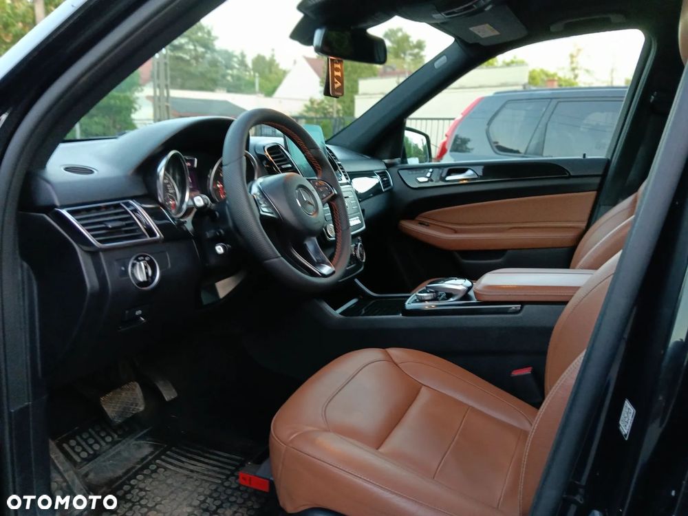 Mercedes-Benz GLE - 27