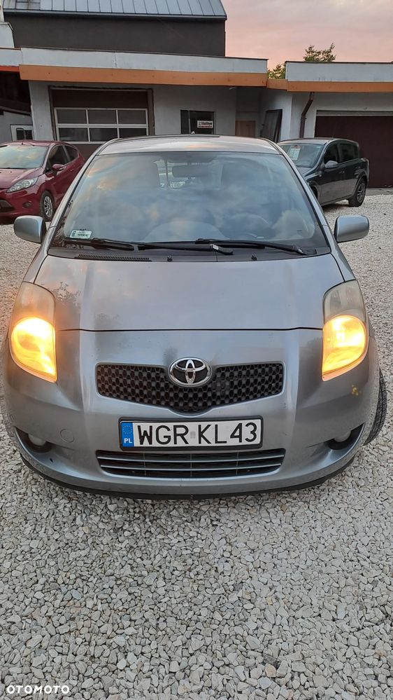 Toyota Yaris 1.3 Sol - 3