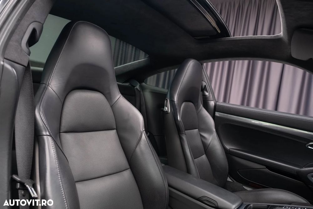 Porsche 911 Carrera 4S PDK - 38