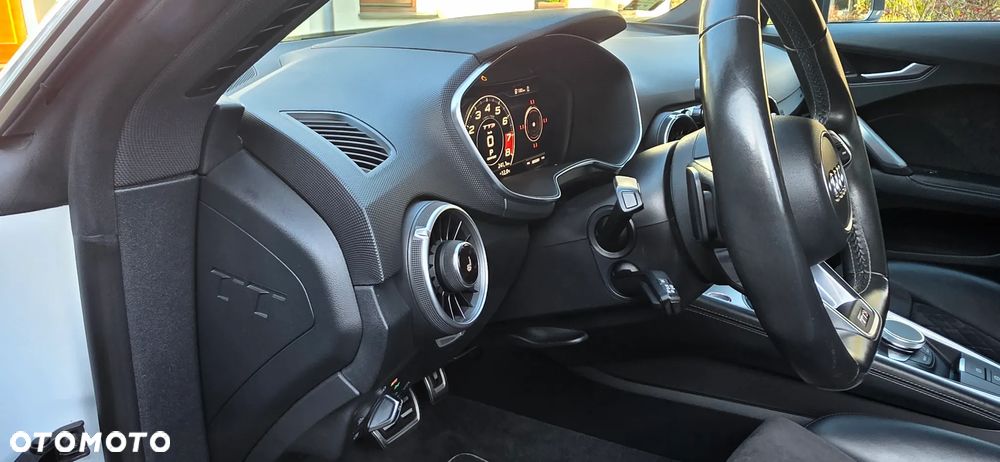 Audi TT S Coupé - 14