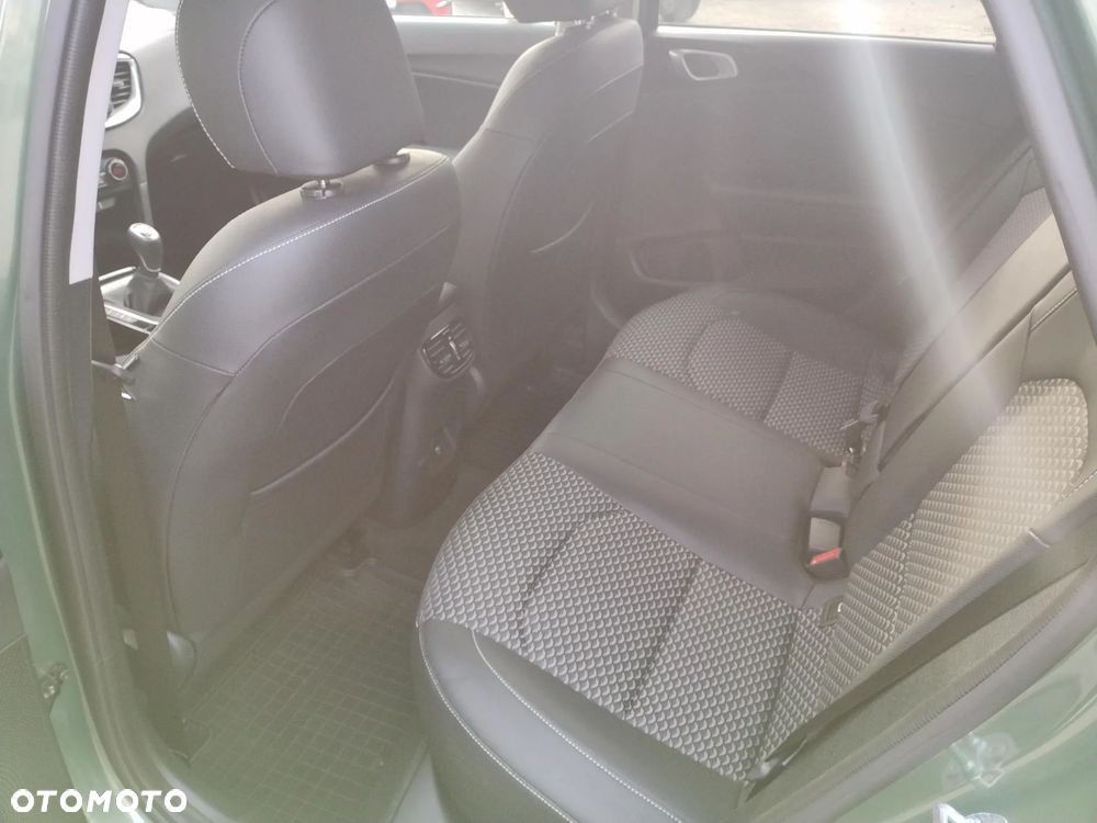 Kia Ceed 1.5 T-GDI Tribute - 18