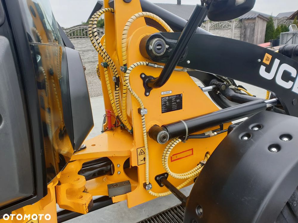 JCB 409 AGRI 40KM/H WIDŁY/ŁYŻKA SPROWADZONA SUPER STAN - 17