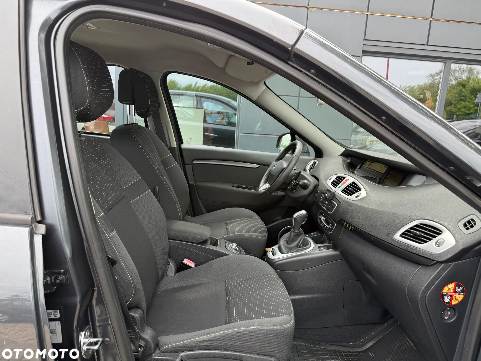 Renault Grand Scenic 2.0 16V Privilege - 24
