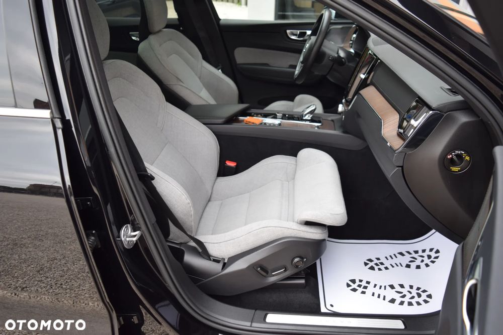 Volvo XC 60 B5 D AWD Geartronic Inscription - 41