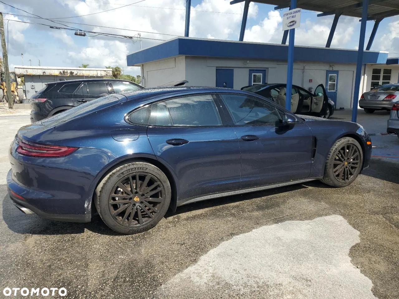 Porsche Panamera - 4