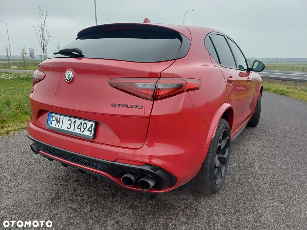 Alfa Romeo Stelvio V6 2.9 Bi-Turbo AT8-Q4 Quadrifoglio - 9