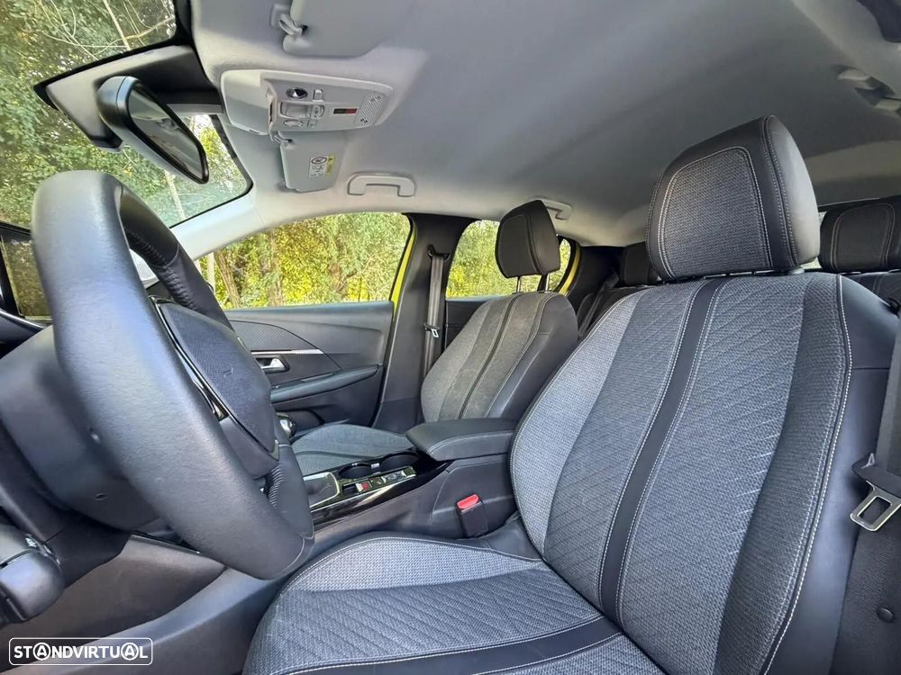 Peugeot 208 1.2 PureTech Allure - 31