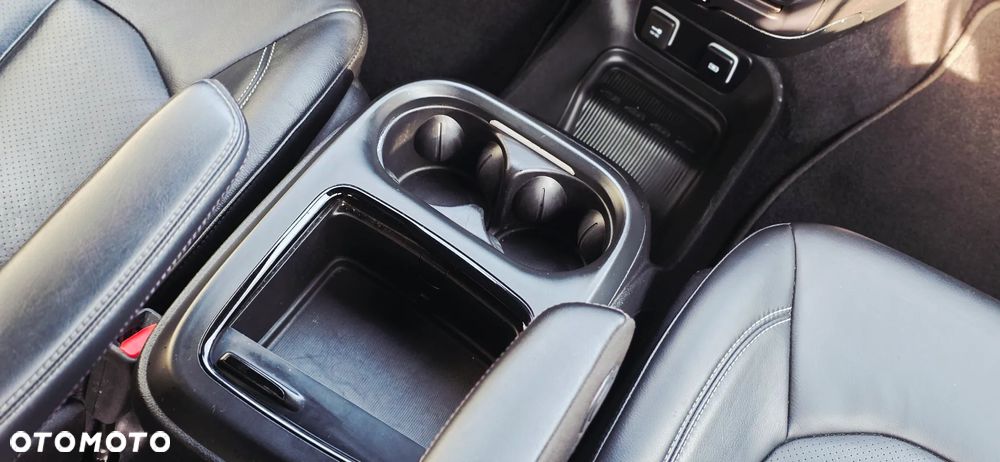 Chrysler Pacifica - 27