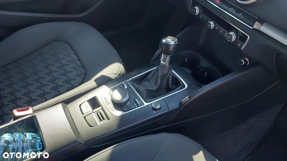 Audi A3 Sportback 1.2 TFSI Ambition - 10