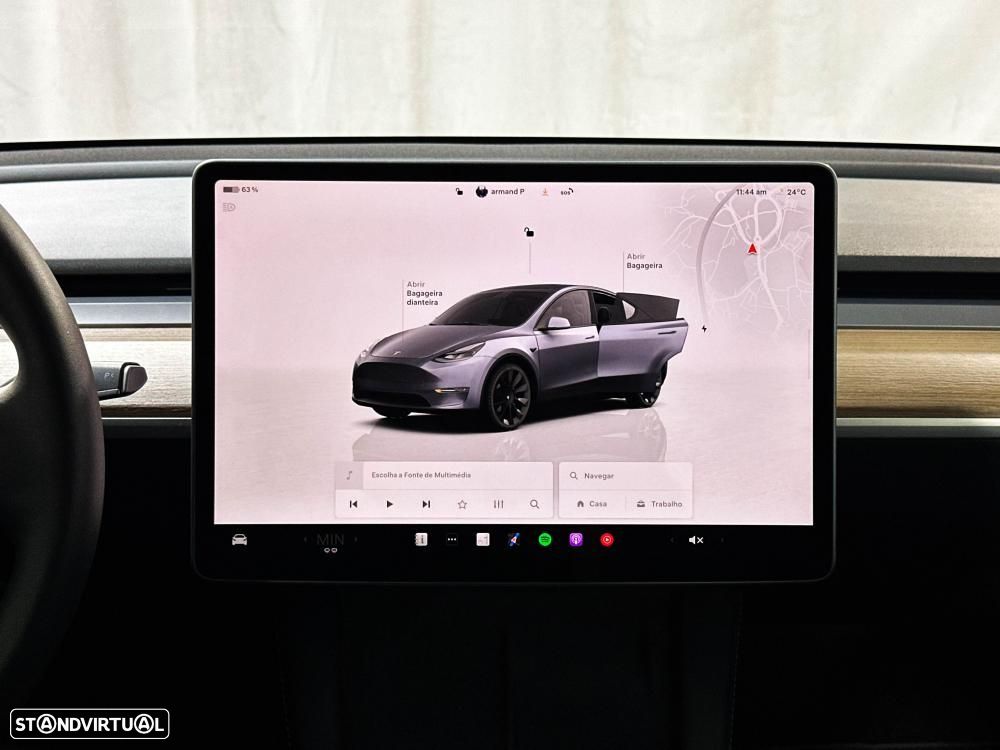 Tesla Model Y Long Range Dual Motor AWD - 23