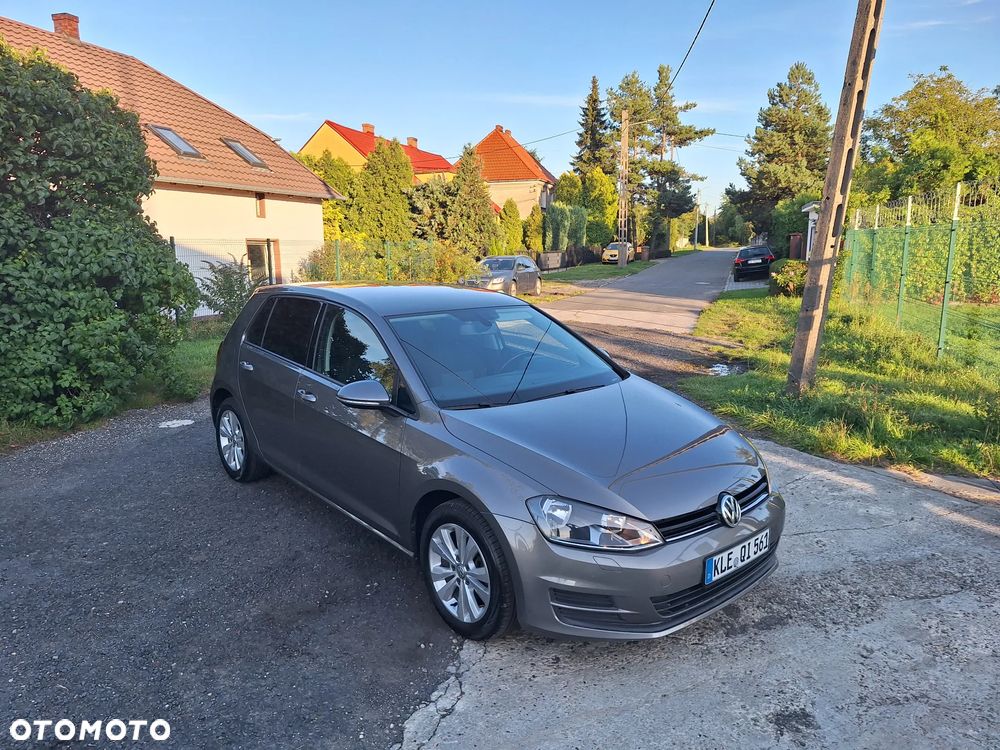Volkswagen Golf - 2