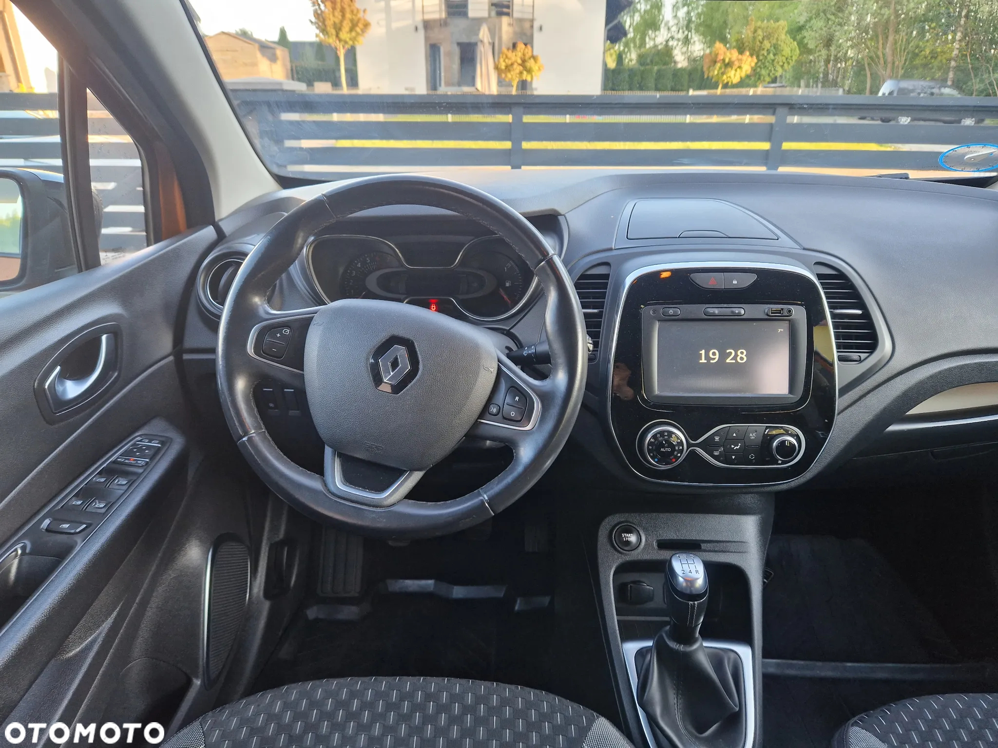 Renault Captur (ENERGY) TCe 90 BOSE EDITION - 7