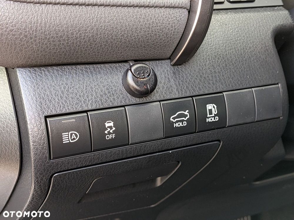 Toyota Camry 2.5 Hybrid Comfort CVT - 38