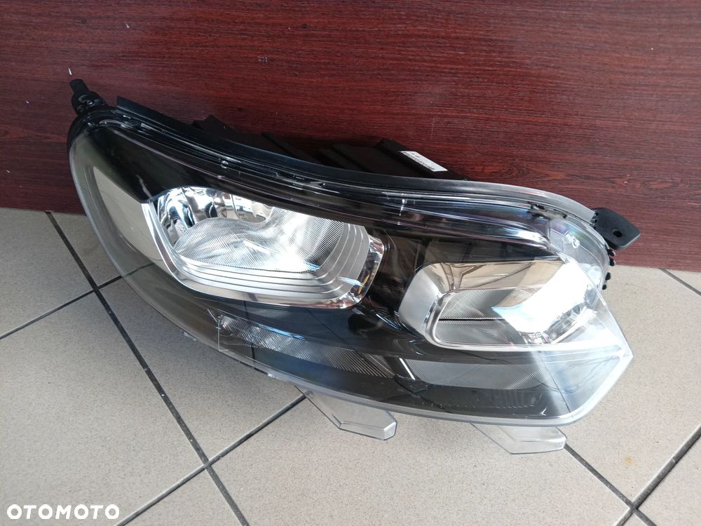 Citroen Jumpy Opel Vivaro C lewy REFLEKTOR EUROPA - 1