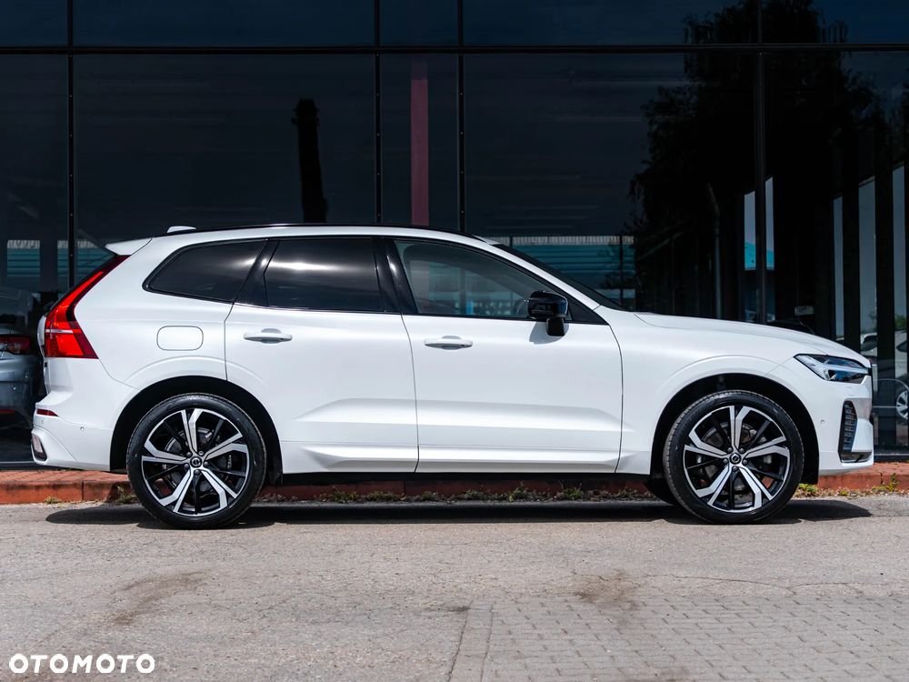 Volvo XC 60 B4 B Plus Dark - 16