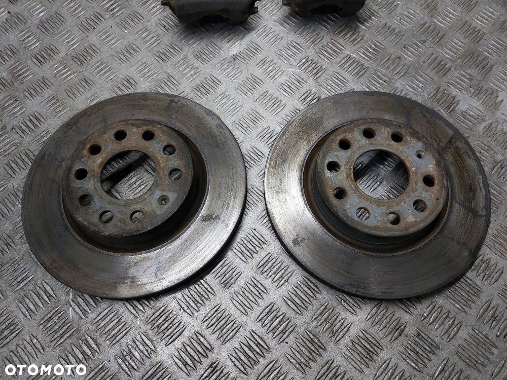 TARCZE HAMULCOWE PRZÓD + KLOCKI + ZACISKI AUDI A3 8P 1.6 FSI - 2