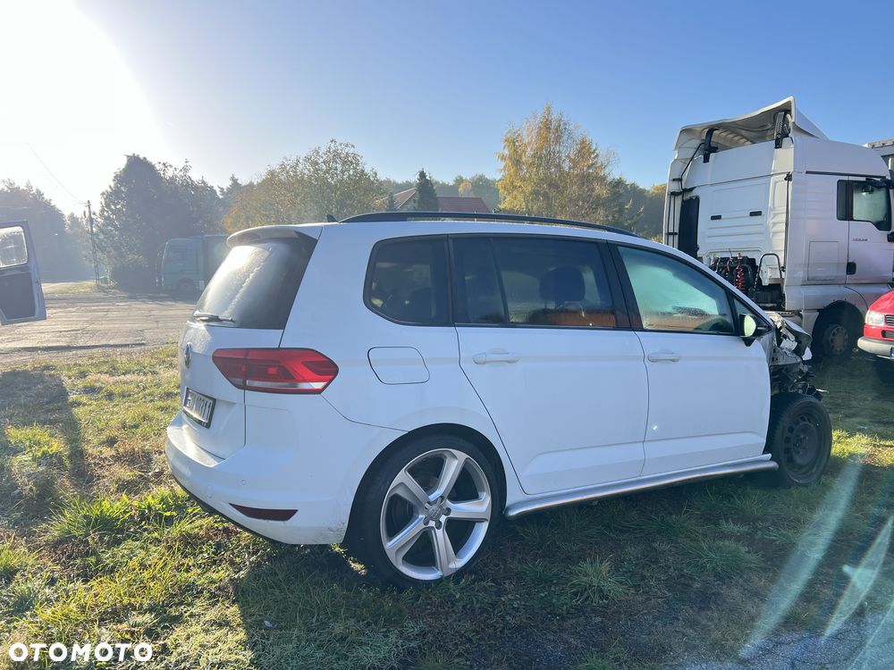 Volkswagen Touran - 3