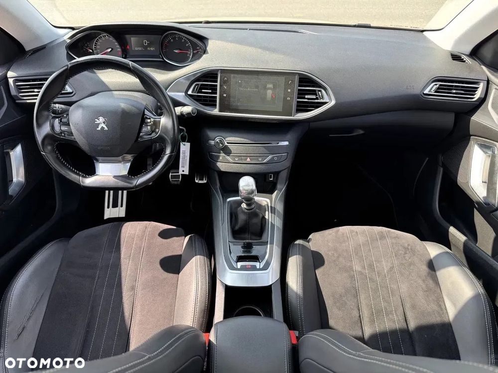 Peugeot 308 1.2 PureTech Allure S&S - 6