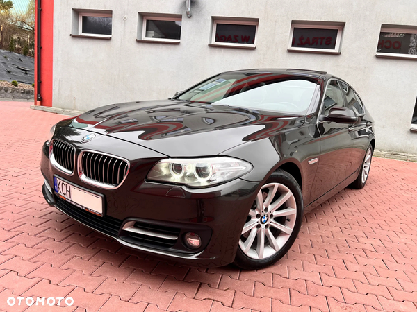 BMW Seria 5 520d xDrive Luxury Line