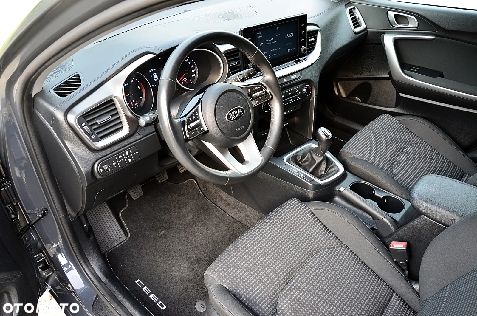 Kia Ceed - 14