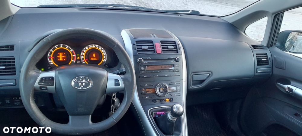 Toyota Auris 1.33 VVT-i - 11