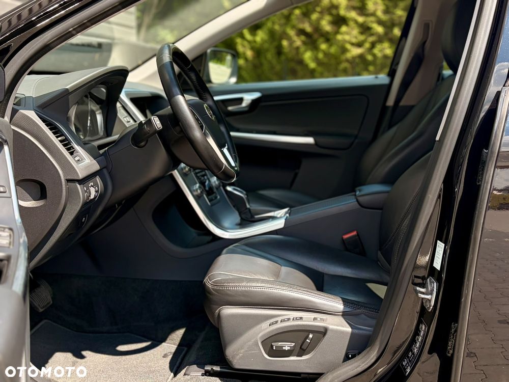 Volvo XC 60 D4 AWD Summum - 17