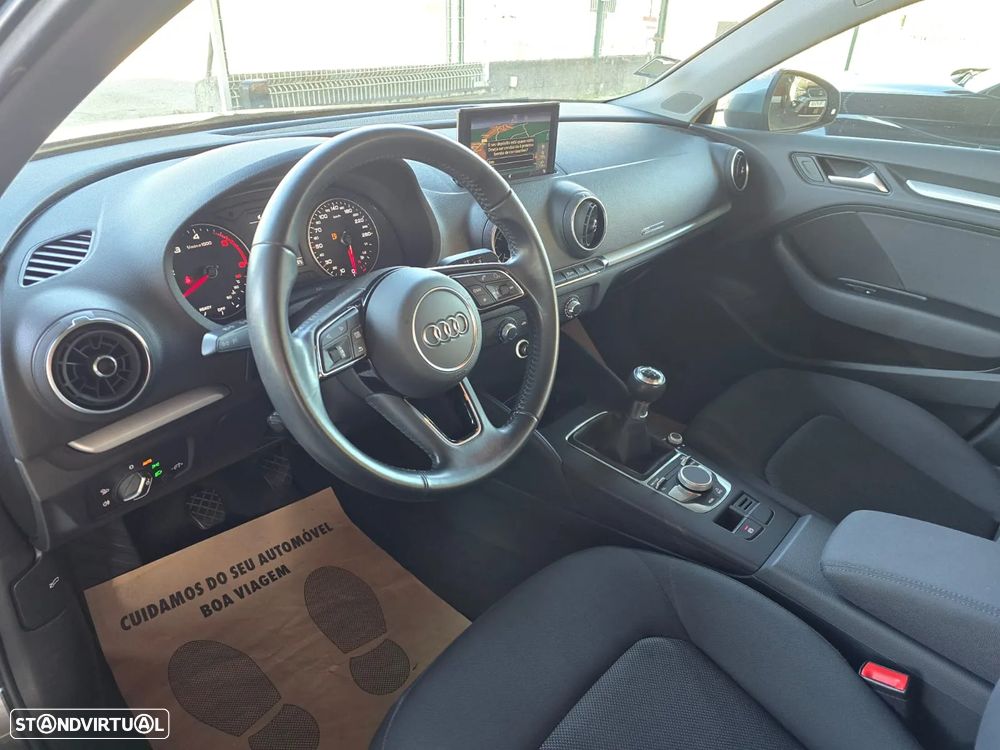 Audi A3 Sportback 30 TDI Design - 15