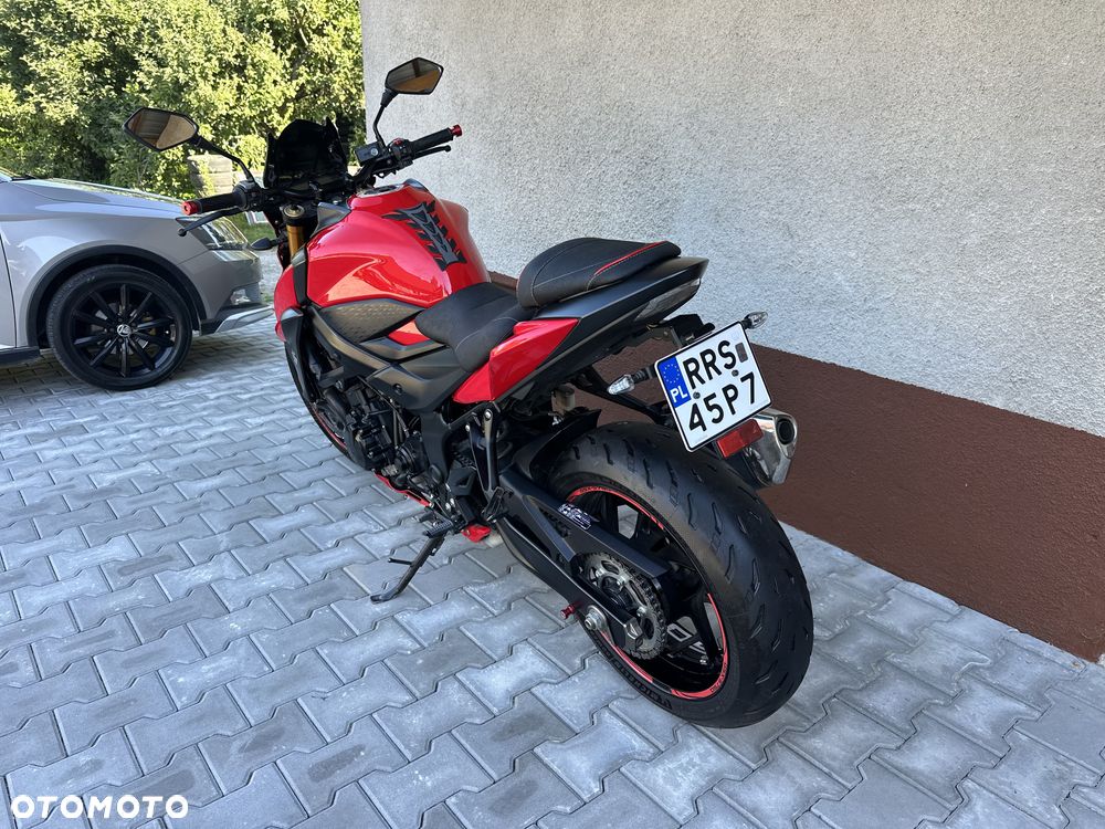 Suzuki GSX - 3
