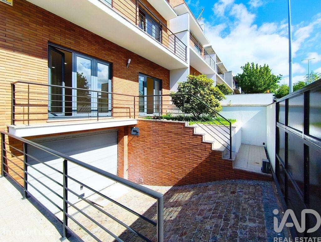 Casa / Villa T4 em Santa Marta de Portuzelo de 190,00 m2 - Grande imagem: 2/29