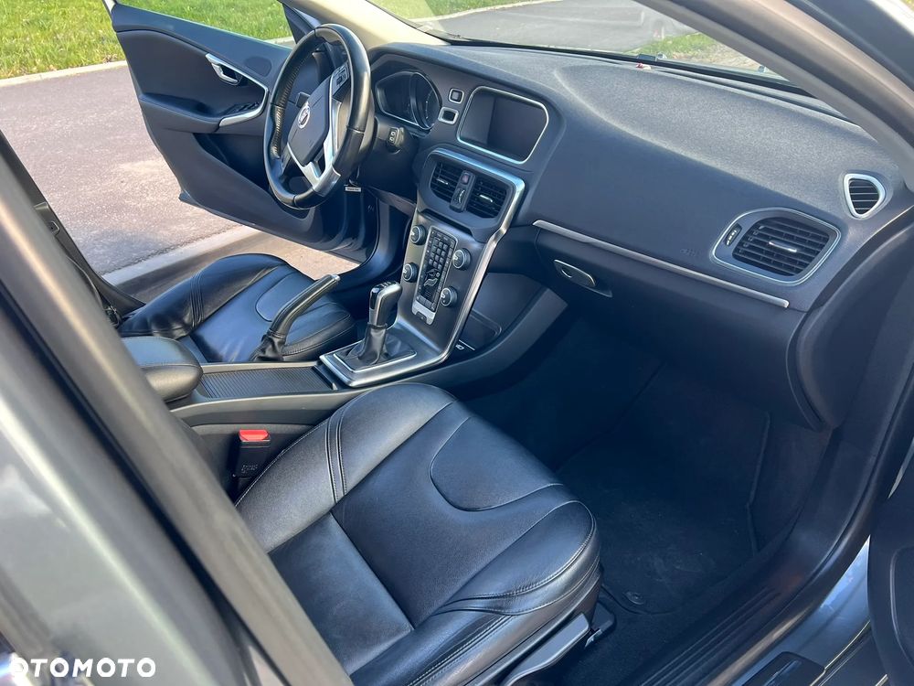Volvo V40 D4 Summum - 11