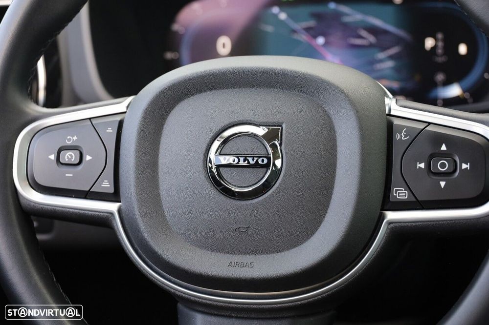 Volvo XC 60 2.0 B4 Momentum Plus - 29