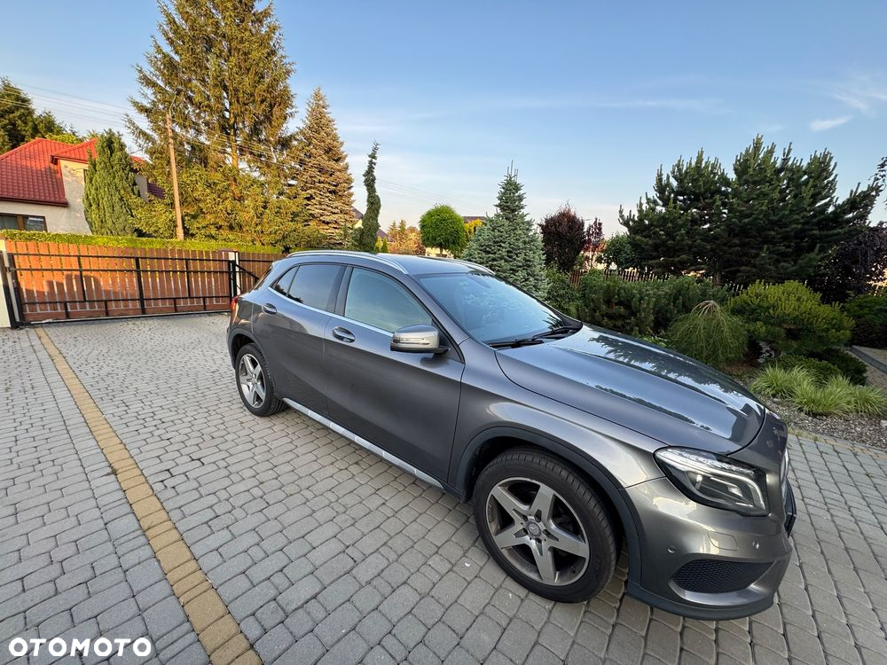 Mercedes-Benz GLA - 3