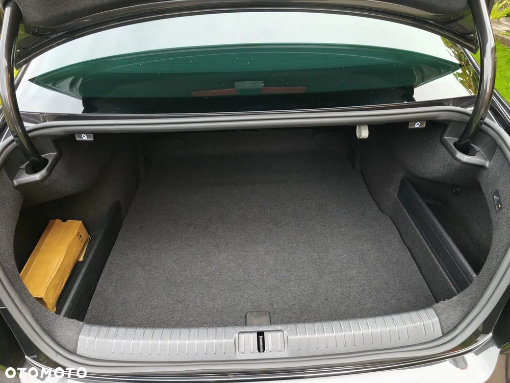 Volkswagen Passat 2.0 TSI Elegance DSG - 24