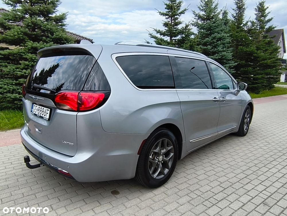 Chrysler Pacifica - 3