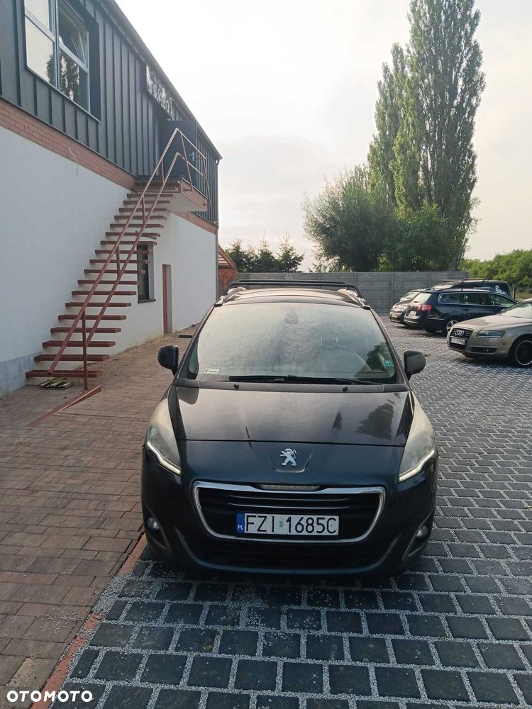 Peugeot 5008 - 3