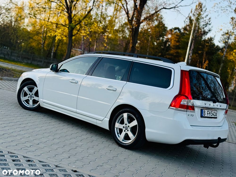 Volvo V70 D2 Momentum - 33