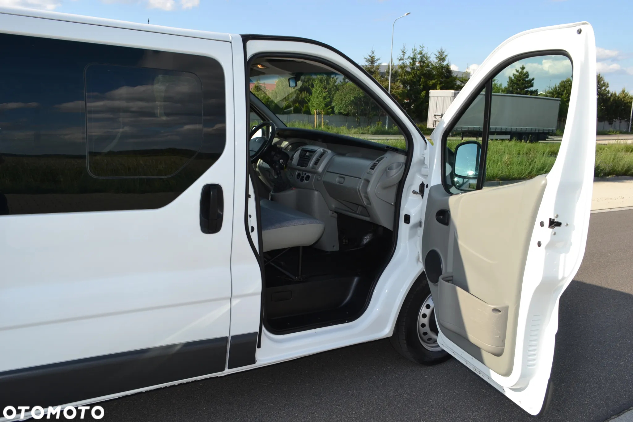 Renault Trafic L2H1 Pack Clim - 17
