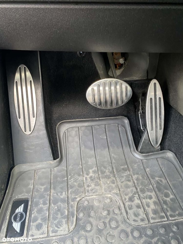 MINI John Cooper Works - 25