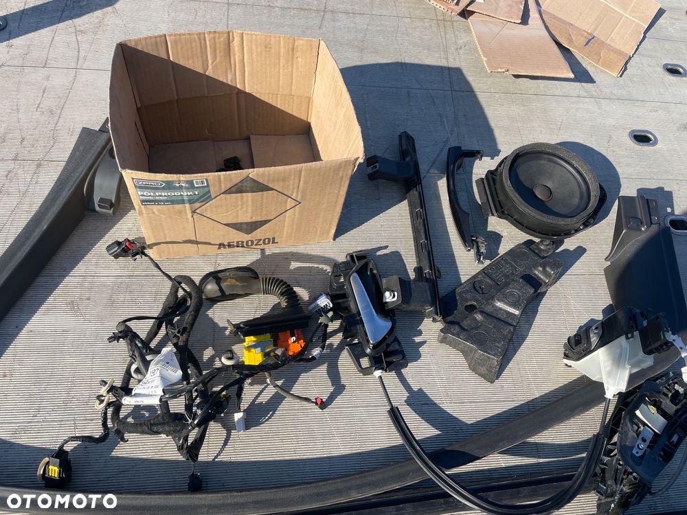 Drzwi prawy przód Opel Crossland Z23G - 8